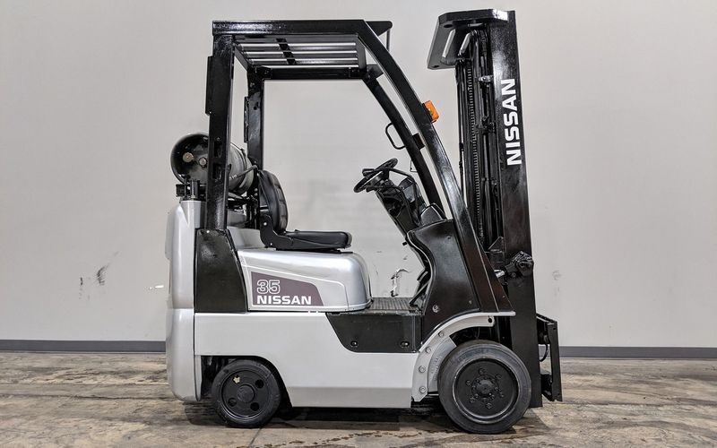 Nissan CF35