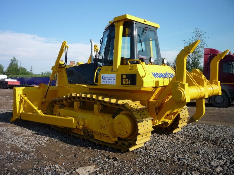 Komatsu D65E-12