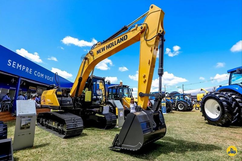 New Holland E215LC
