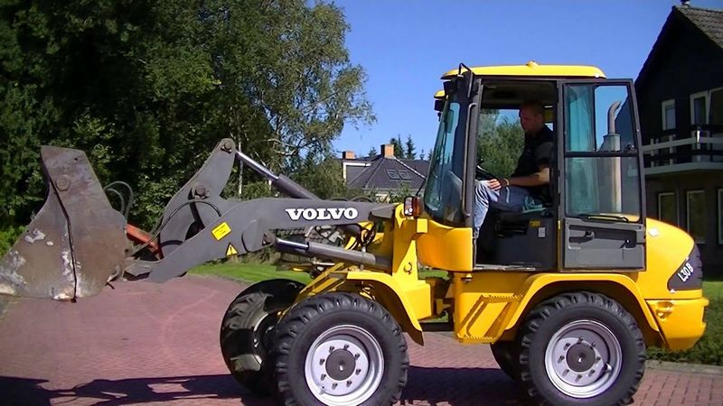 Volvo L30B
