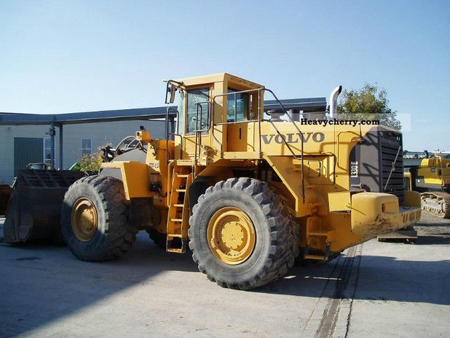 Volvo L330E